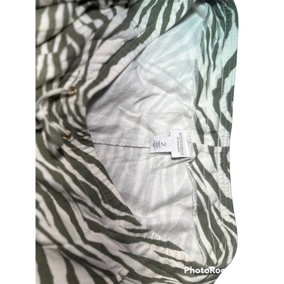 Weekends By Chico's Cropped Sweatpants Size 2‎ US L (12) Zebra Print - Picture 3 of 4